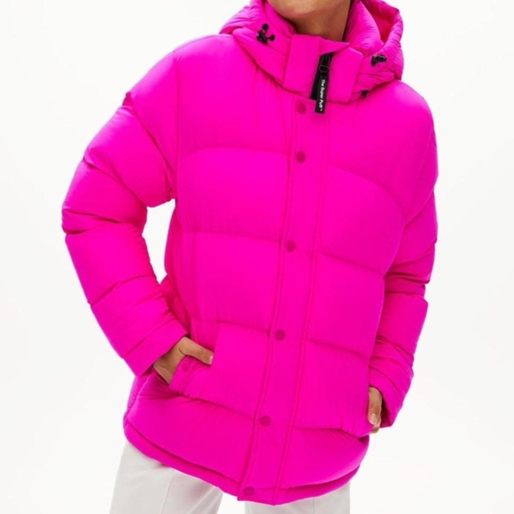 Aritzia TNA Super Puff Hot Pink XS
